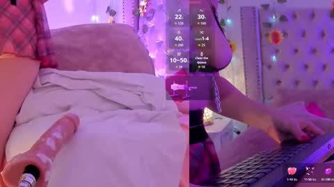 Snapshot of candiegilson__ chatting on October 1, 4:50 pm Candie  online show from October 1, 4:50 pm
