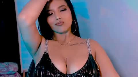 candy  online show from May 6, 4:02 pm
