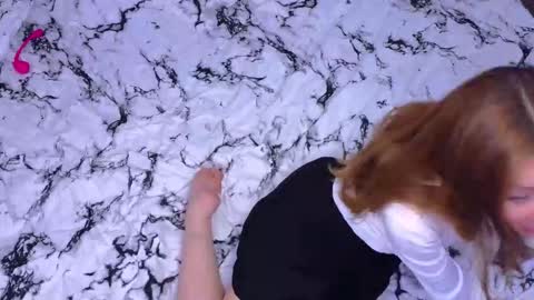 candy_flosse online show from November 5, 9:00 am