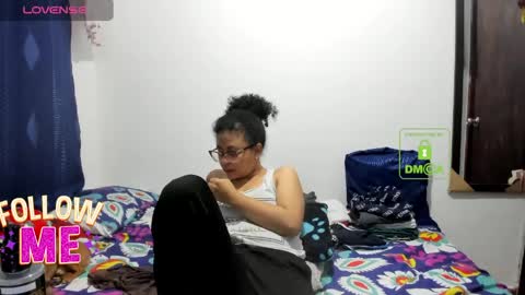 candy_val online show from April 22, 6:09 am