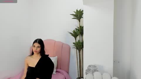 Snapshot of candybunny_14 chatting on September 18, 8:02 pm Candy online show from September 18, 8:02 pm