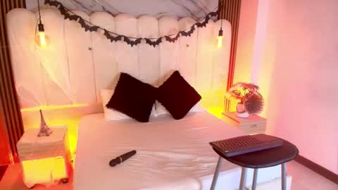 candyclair01 online show from October 27, 7:25 pm