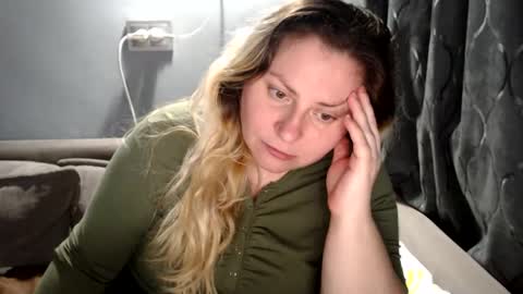 Laura online show from February 16, 7:45 pm