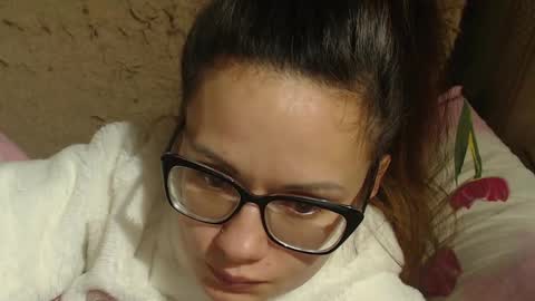 say meow and send tips  online show from December 17, 10:32 pm