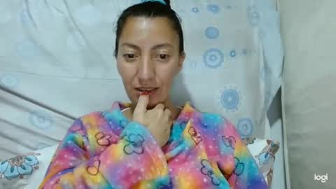 Snapshot of candymilfff chatting on October 1, 3:38 am candymilfff online show from October 1, 3:38 am