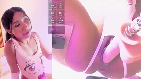 Snapshot of candyrouse2 chatting on October 15, 11:27 pm Candy online show from October 15, 11:27 pm