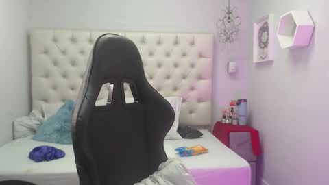 Candy Ebony online show from November 19, 8:24 am