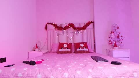 Aura  online show from December 4, 12:05 pm