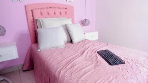 cannelasmith online show from September 16, 7:28 pm