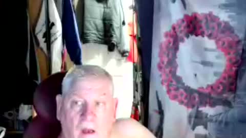 canoelicker69 online show from June 25, 7:19 pm