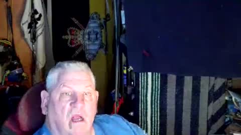 canoelicker69 online show from December 3, 8:42 pm