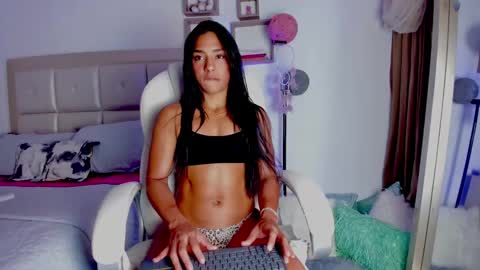 Janii 25  online show from February 6, 10:00 pm