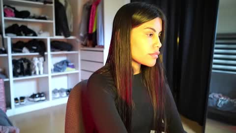 Snapshot of capriciousqueen chatting on October 5, 9:22 pm Miyah online show from October 5, 9:22 pm