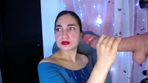 Snapshot of capricornio_16 chatting on February 27, 2:43 pm CAPRICORNIO online show from February 27, 2:43 pm