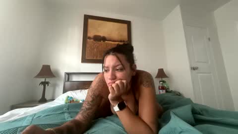 caramelmami26 online show from May 26, 12:22 pm