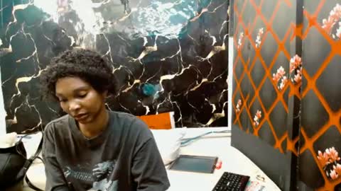 caramelminxx_ online show from July 7, 7:34 am
