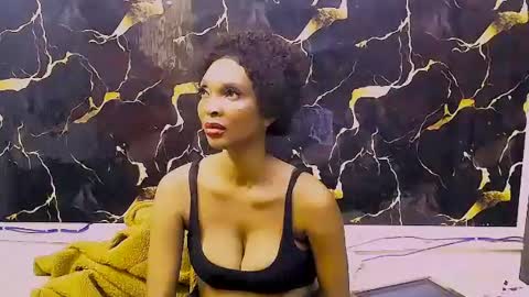 caramelminxx_ online show from June 14, 8:05 am