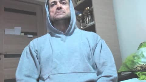 Laz online show from November 9, 9:39 pm