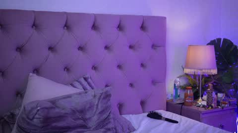  Carina  online show from April 1, 3:29 am