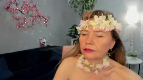 Carla Vogue online show from November 2, 3:39 am