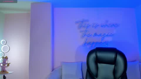 Snapshot of carlasmithx chatting on October 23, 12:28 pm Carla online show from October 23, 12:28 pm