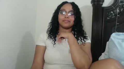 CARAMEL xoxo online show from September 22, 6:28 am