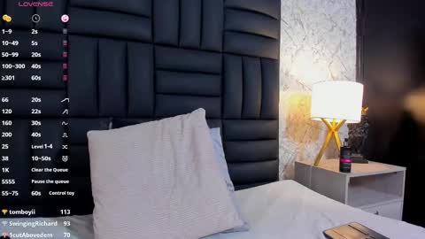 Snapshot of caro_martinezz chatting on March 8, 7:49 am    online show from March 8, 7:49 am