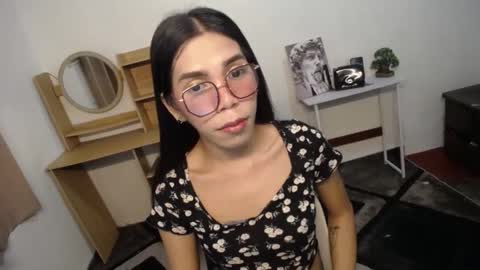 Carolina online show from December 21, 9:33 am