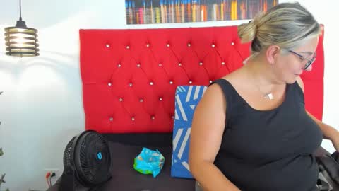 Snapshot of carolinacrus01 chatting on October 17, 6:45 pm Carolina online show from October 17, 6:45 pm