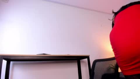  Caroline  online show from April 11, 11:36 am