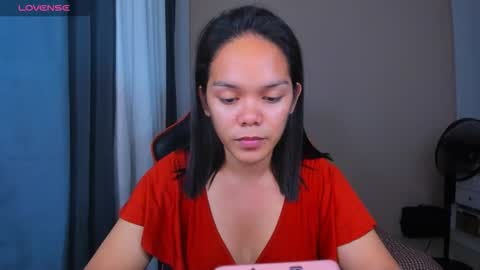 caroline_east online show from October 18, 7:07 pm