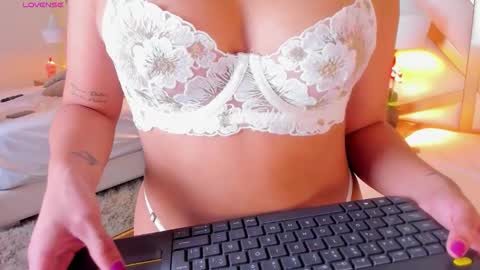 Caroline online show from November 18, 12:52 pm