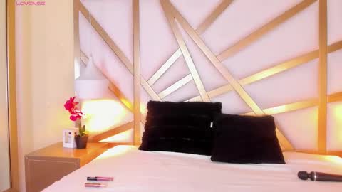 Caroline online show from December 2, 12:47 pm