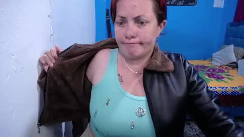 Carolinhe  online show from March 13, 2:48 am