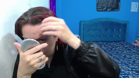 Carolinhe  online show from February 8, 5:33 am