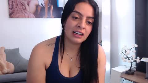 Snapshot of carolmunoz chatting on December 17, 5:15 pm Carolina online show from December 17, 5:15 pm