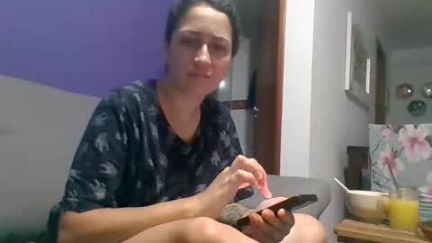 carolvello online show from April 28, 1:36 am