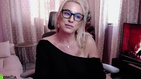 Carrie online show from February 3, 7:13 am