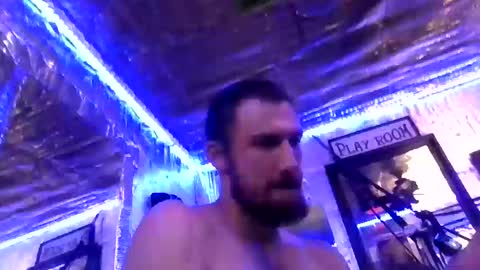 okiedadd online show from October 16, 1:44 pm