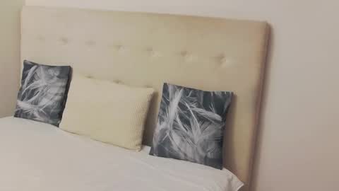 CassieHilton online show from October 24, 7:25 pm