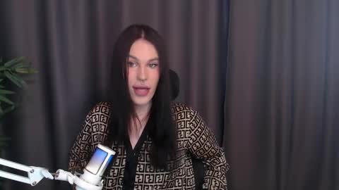 Cassie online show from April 18, 8:38 am