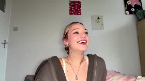 Olivia online show from February 19, 9:19 am