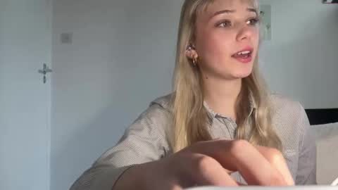 Olivia online show from March 24, 3:40 pm