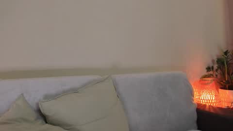  cassandra  online show from December 21, 9:21 pm