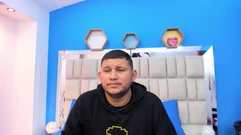 Snapshot of catalina_and_jhon chatting on October 21, 12:32 pm Jhon and Catalina online show from October 21, 12:32 pm