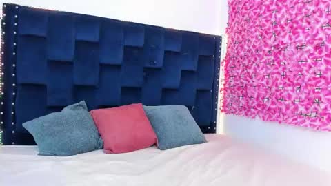Snapshot of catalinaa_smith chatting on October 11, 12:43 pm Catalina online show from October 11, 12:43 pm