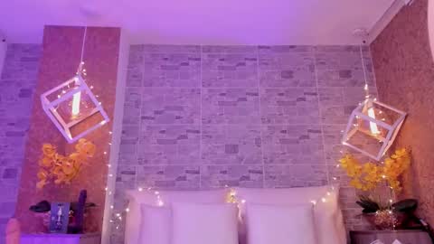 CatalinnaThompson online show from November 26, 3:53 pm