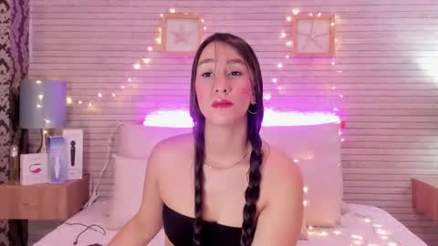 CatalinnaThompson online show from February 12, 12:01 pm