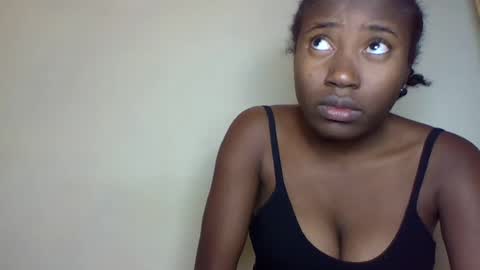 cathia_bella online show from July 6, 6:43 am