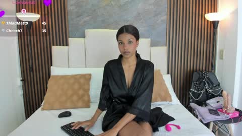 catiusca_reyes_03 online show from March 31, 12:38 pm